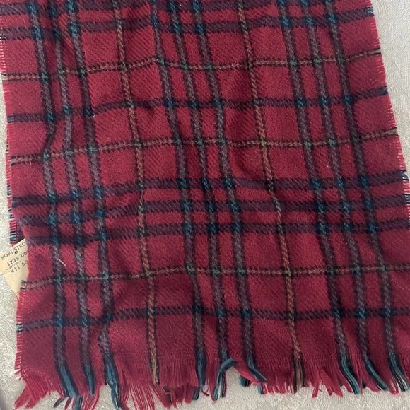 🌻Cashluxe Wine Blue Plaid Winter Scarf NWT - Picture 3 of 3